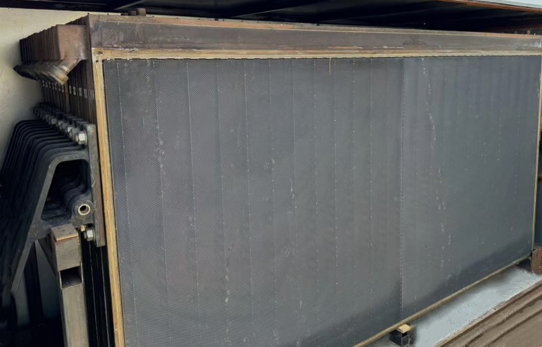 İyon membran elektrolizörlerinden titanyum anot hurdalar